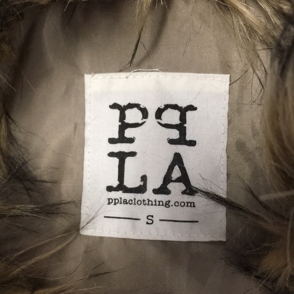 Faux fur vest - Picture 2 of 7